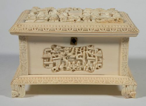 19TH C. CHINESE EXPORT RECTANGULAR IVORY BOX WITH '100 FIGURES'