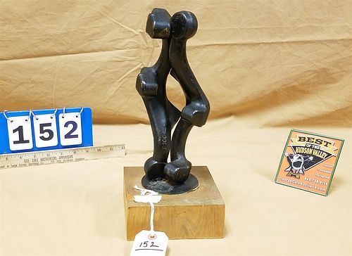 BRONZE ABSTRACT GROUP MAN AND WOMAN IN AN EMBRACE SGND EW ELBERT WEINBERG 10 1/2"