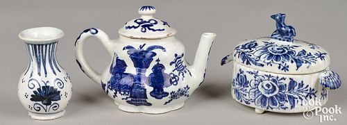 Three pieces of blue and white Delft, 18th c.