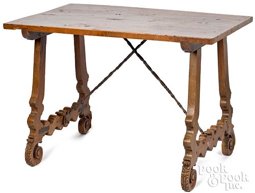 Continental walnut tavern table, 18th c.
