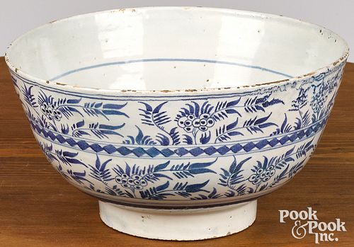 Large Delft blue and white bowl, 18th c.