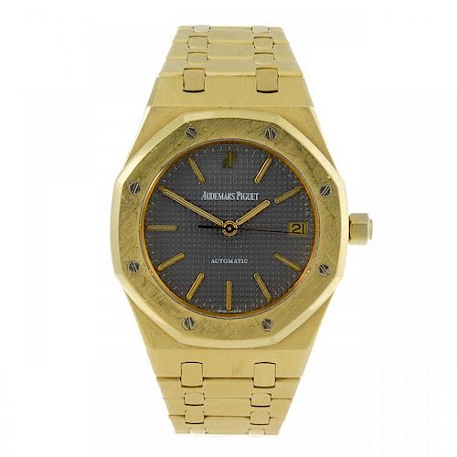 AUDEMARS PIGUET - a gentleman's Royal Oak bracelet watch. 18ct yellow gold case. Reference D-51409,