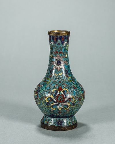 A flower patterned cloisonne vase