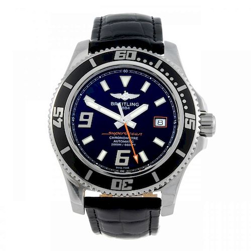 BREITLING - a gentleman's Aeromarine Superocean wrist watch. Stainless steel case with calibrated be