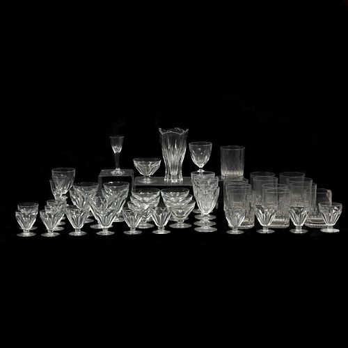 Servicio de copas. Francia, Siglo XX. Elaboradas en cristal. Algunos sellados Baccarat. Consta de copas, vasos y florero. ...