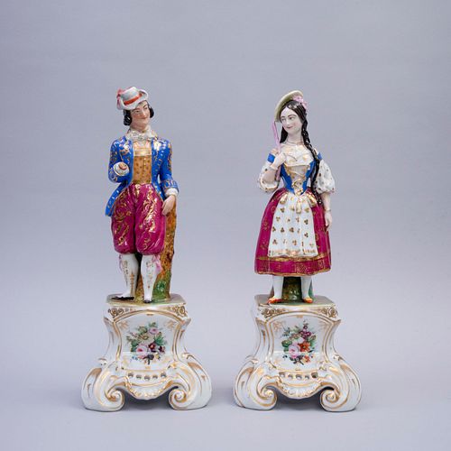 Pareja cortesana. Siglo XIX / XX  Elaboradas en porcelana tipo Meissen Sellado "N" en una de ellas Detalles de conservació...