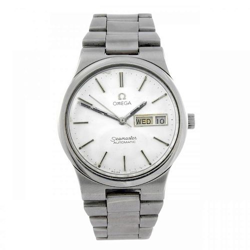 OMEGA - a gentleman's Seamaster bracelet watch. Stainless steel case. Numbered 1360102. Signed autom