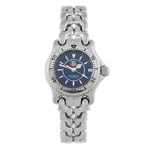 TAG HEUER - a lady's S/el bracelet watch. Stainless steel case with calibrated bezel. Reference WG14
