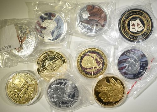 COLLECTOR'S LOT OF MISC TOKENS IN CAPSULES;