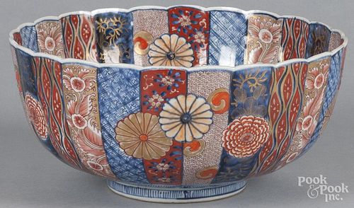 Imari porcelain centerpiece bowl, late 19th c., 6 1/2'' h., 13 1/2'' w.