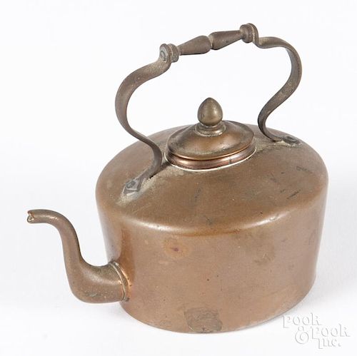 Miniature English copper tea kettle, early 20th c., 3'' h.