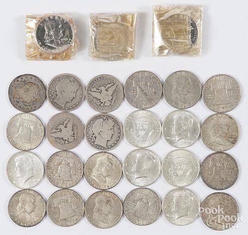 Five Barber Head half dollars, 1899-1901, together with thirteen Franklin half dollars, 1948-1953