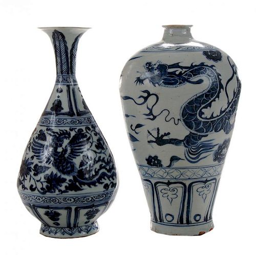 Blue and White Meiping Dragon Vase - 青花瓷龙纹梅瓶