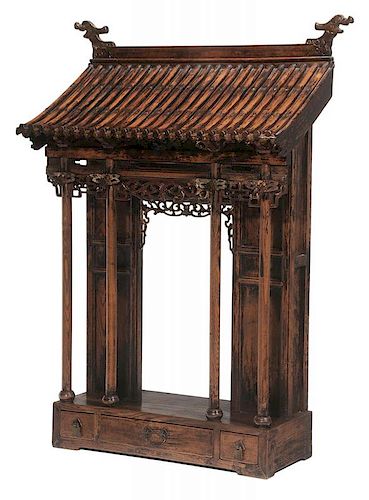 Chinese Carved Painted and Parcel-gilt tabletop altar - 中式雕饰局部镀金桌面祭坛