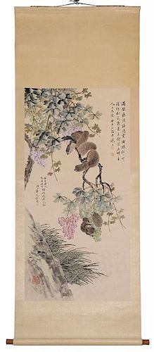 Asian Scroll Depicting Squirrels and Grape Clusters - 松鼠葡萄画卷