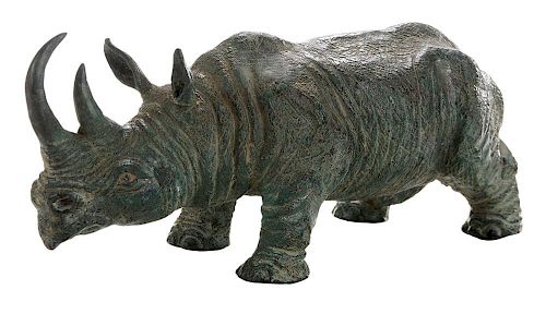 Bronze Model of a standing rhinoceros - 犀牛青铜像