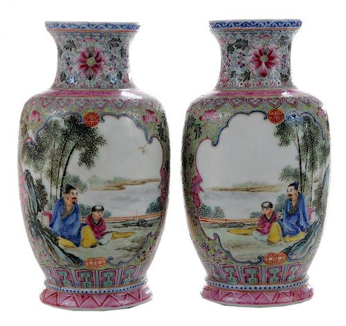 Pair Famille Rose Heavily Decorated Porcelain Vases - 一对粉彩重彩瓷花瓶