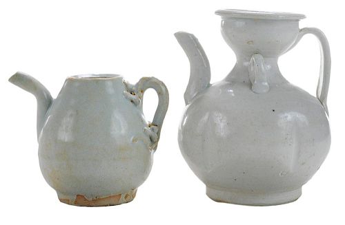 Two Chinese Porcelain Water Ewers - 一对中式白瓷执壶