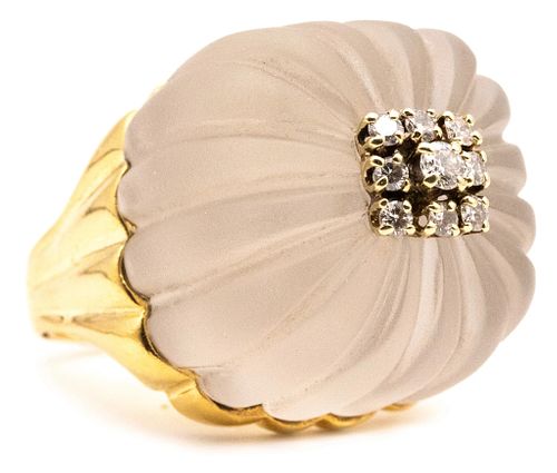 18 kt gold cocktail ring with carved rock crystal and diamonds