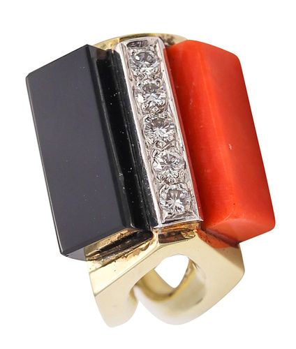 Cocktail Ring In 18 Kt Gold With Diamonds Coral & Onyx