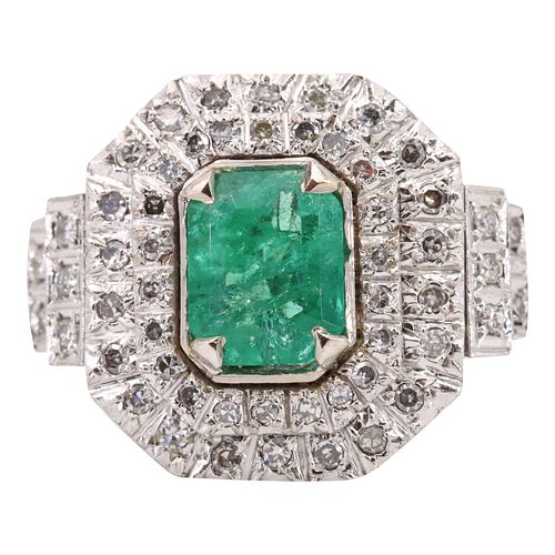 Antique Platinum Emerald & Diamonds Ring