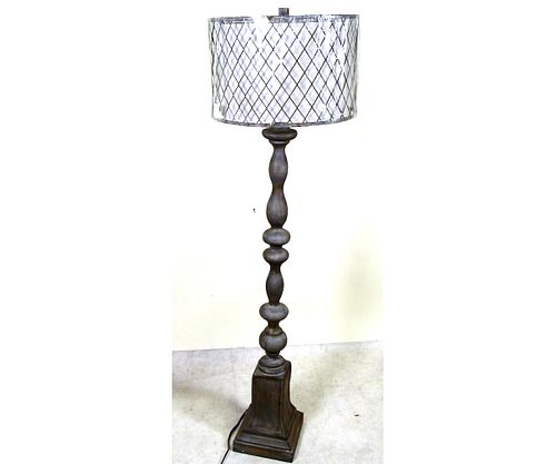 CONTEMPORARY WOODEN FLOOR LAMP