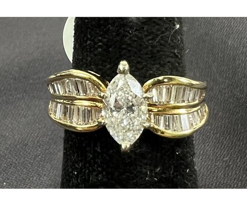 18kt. YELLOW-GOLD MARQUISE DIAMOND RING