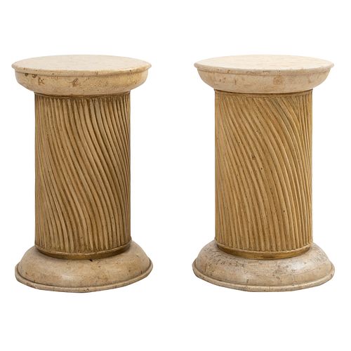 PAR DE PEDESTALES. SXX. Diseño de columnas doricas. Elaboradas en madera y granito