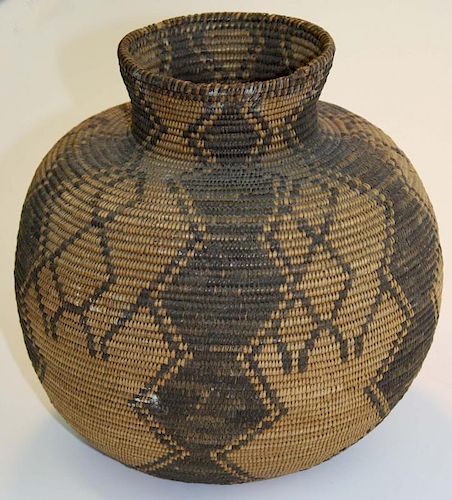 Ca 1900 Southwest Native American Apaché coil olla basket with 5 human type figure design divided by
