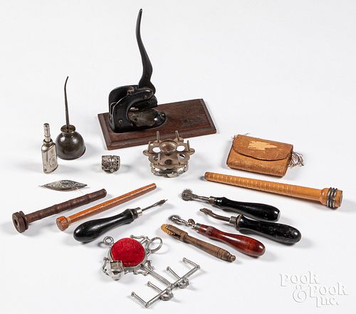 Group of sewing accessories