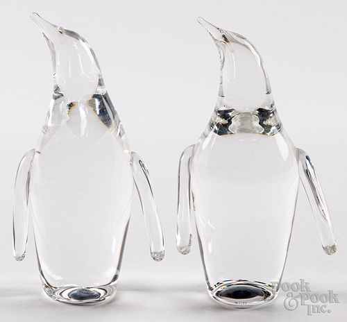Pair of Steuben crystal penguins, 20th c.