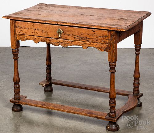 William and Mary pine dressing table, early 18th c