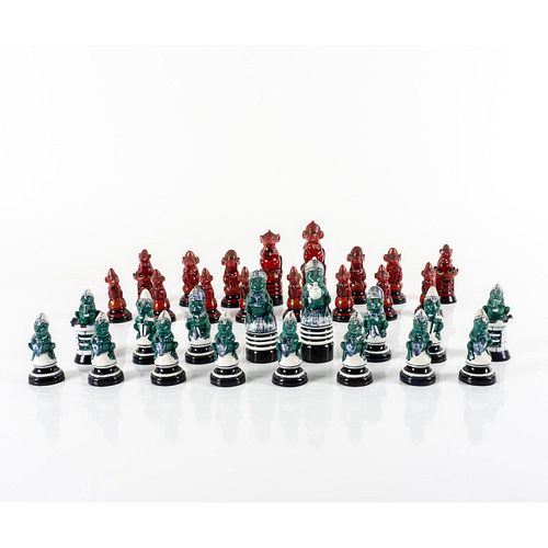 32pc Royal Doulton Burslem Chess Set, Frog & Mouse