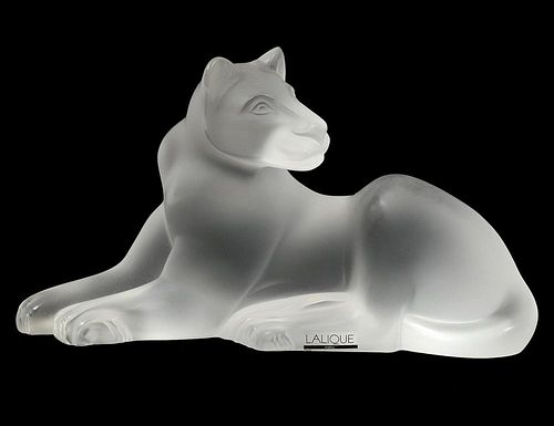 LALIQUE MOLDED CRYSTAL "SIMBA" LIONNESS