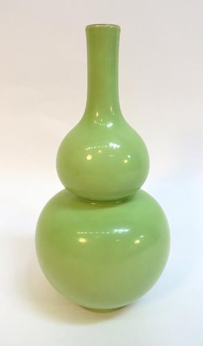 Green Qianlong Double Gourd Vase