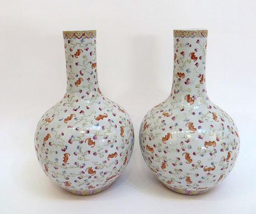 Pair Of Guangxu "100 Bats" Theme Vases