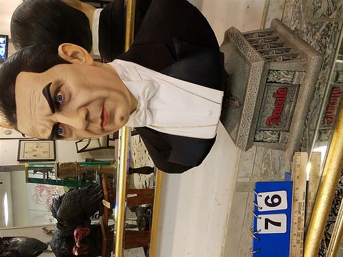 DRACULA 1:1 SCALE BUST 201/250 BY SIDESHOW COLLECTIBLES 25"H X 16"W