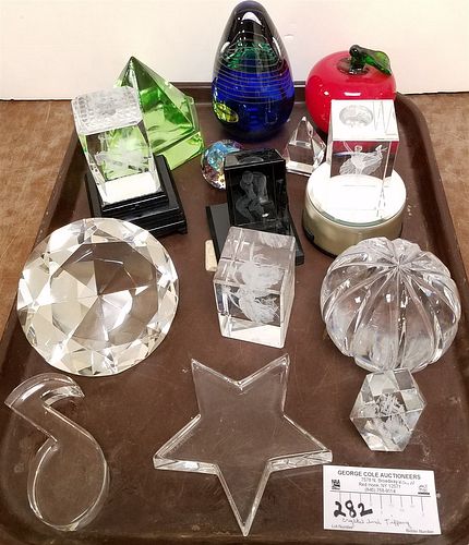 TRAY CRYSTAL INCL. TIFFANY STAR & EIGHTH NOTE PAPER WEIGHTS