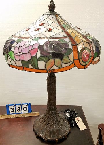 METAL BASE LEADED GLASS SHADE TABLE LAMP 31"H X 20"D