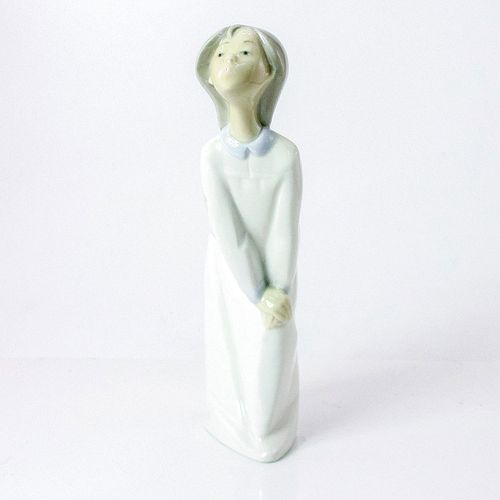 Girl Kissing 1004873 - Lladro Porcelain Figure