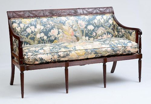 FEDERAL STYLE CARVED MAHOGANY SETTEE, C. 1900
