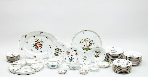HEREND PORCELAIN FORTY-SEVEN-PIECE PART DINNER SERVICE, IN THE "ROTHSCHILD BIRD" PATTERN, TOGETHER WITH TWELVE GINORI DESSERT PLATES AND THREE MATCHIN