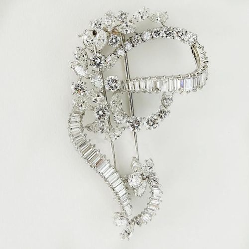 Lady's Fine Quality Retro Approx. 7.0-8.0 Carat Mixed Cut Diamond and Platinum Brooch.