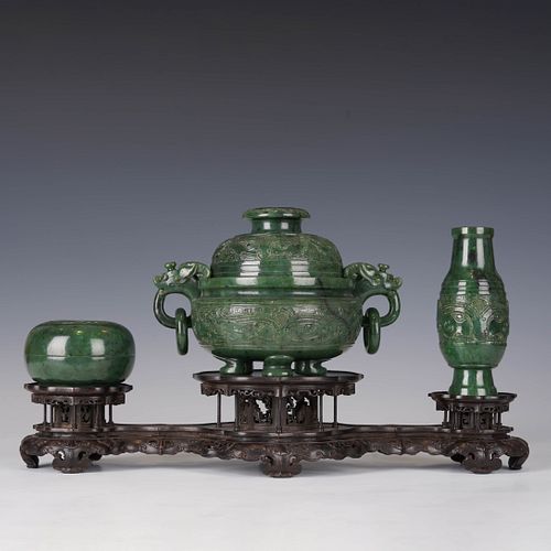 A set of carved green jade censer ornaments, Qing Dynasty