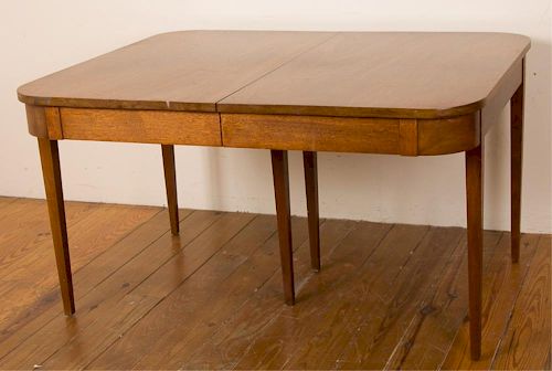 Watertown Slide Mahogany Dining Table w/ Leaves