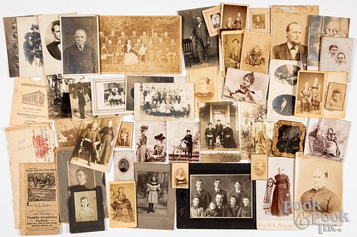Assorted photographs, to include a few tintypes