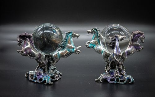 Pair of Pewter horse sculptures Pair of Franklin mint "unicorns of the new age" numbered sculptures, 1436 & 796. pewter with glass globes.
Approx. 8"