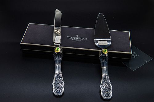 Waterford crystal cake and knife server set Waterford crystal bridal cake and knife server set, new in original box with tag's
Approx 11L