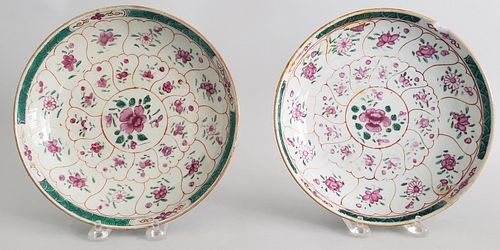 Pair of Chinese Export Shallow Bowls, 19th Century