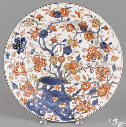 Chinese porcelain Imari palette charger, 18th c., 14'' dia.